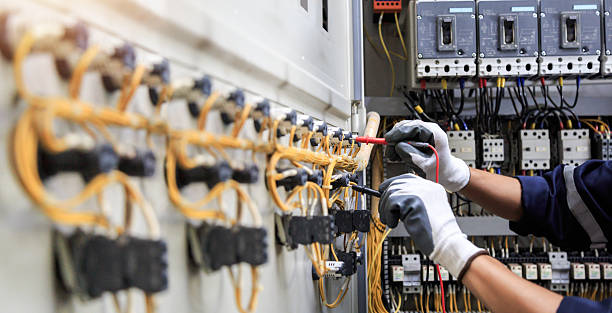 Professional Electrician technician working in Richland Hills, TX